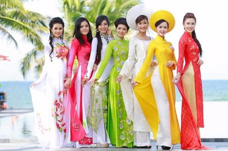 Dàn ý thuyết minh chiếc áo dài Việt Nam Lớp 8