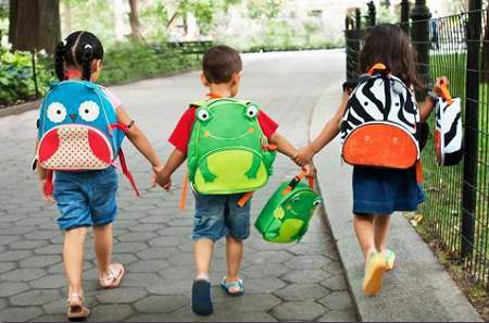 Viết đoạn văn kể về kỉ niệm đáng nhớ ngày khai trường đầu tiên